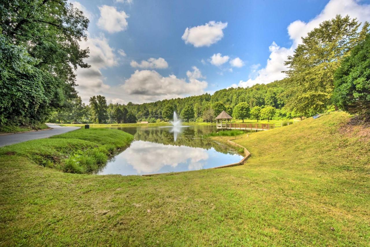 Kingwood Resort Condo With Golf Course Views! Клейтън Екстериор снимка